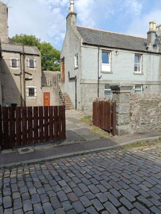 Stylish One Bed Flat With Private Parking Lejlighed Aberdeen Eksteriør billede