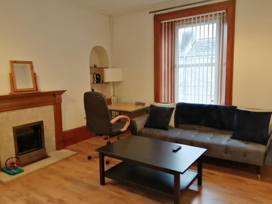 Stylish One Bed Flat With Private Parking Lejlighed Aberdeen Eksteriør billede